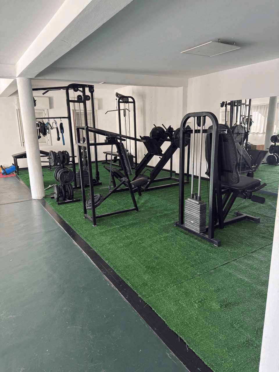 Zona de máquinas y funcional de Action Sport
